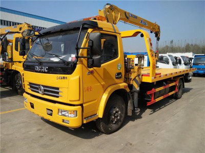 一拖二  帶吊東風(fēng)凱普特清障車(chē)