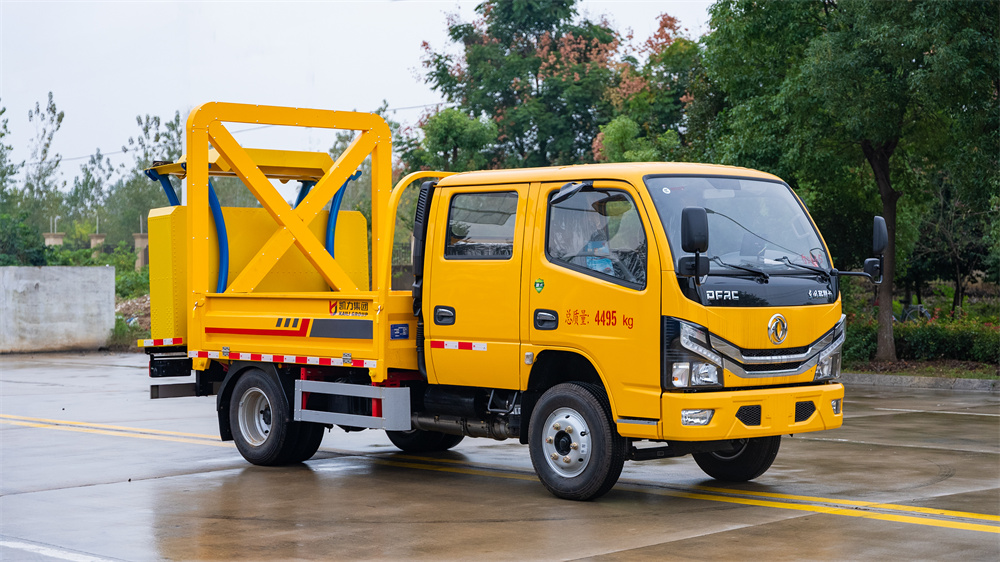 70K防撞灑水車(chē)-東風(fēng)多利卡70K防撞緩沖車(chē)廠家價(jià)格